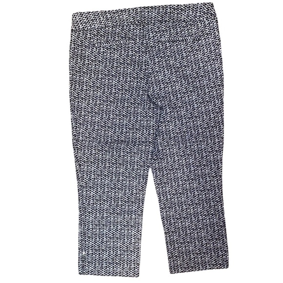 HILARY RADLEY Cropped Stretch Pants Capris in Black & White Size LARGE - Picture 2 of 5